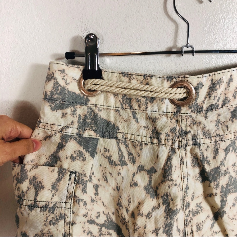 NWT TOPSHOP TIE DIE ROPE BELT HIGH RISE SHORTS - Picture 6 of 8